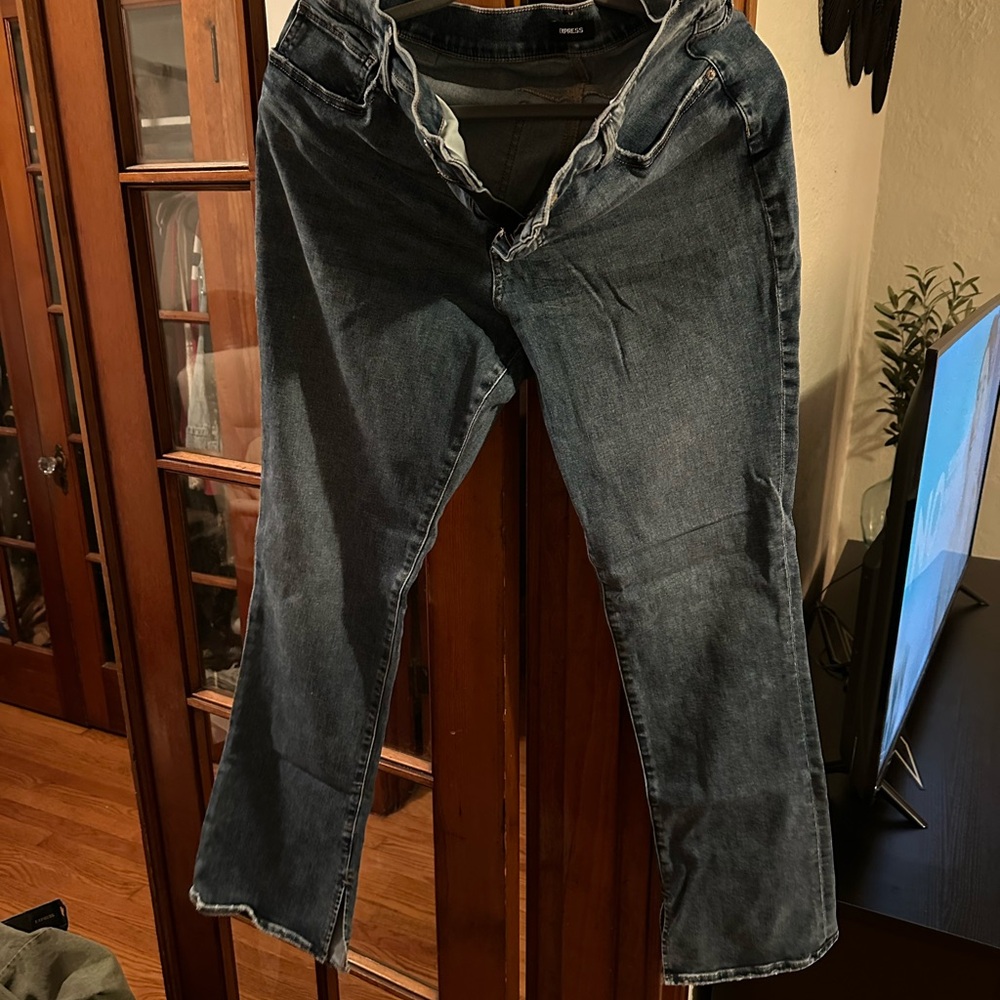 Medium Wash flare slit Leg Jeans - Blue
